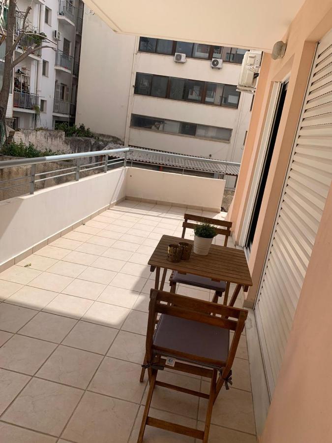 דירות אתונה Modern Studio Large Veranda -Metro Station Suggrou מראה חיצוני תמונה