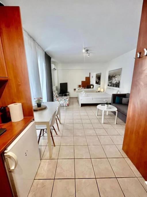 דירות אתונה Modern Studio Large Veranda -Metro Station Suggrou מראה חיצוני תמונה